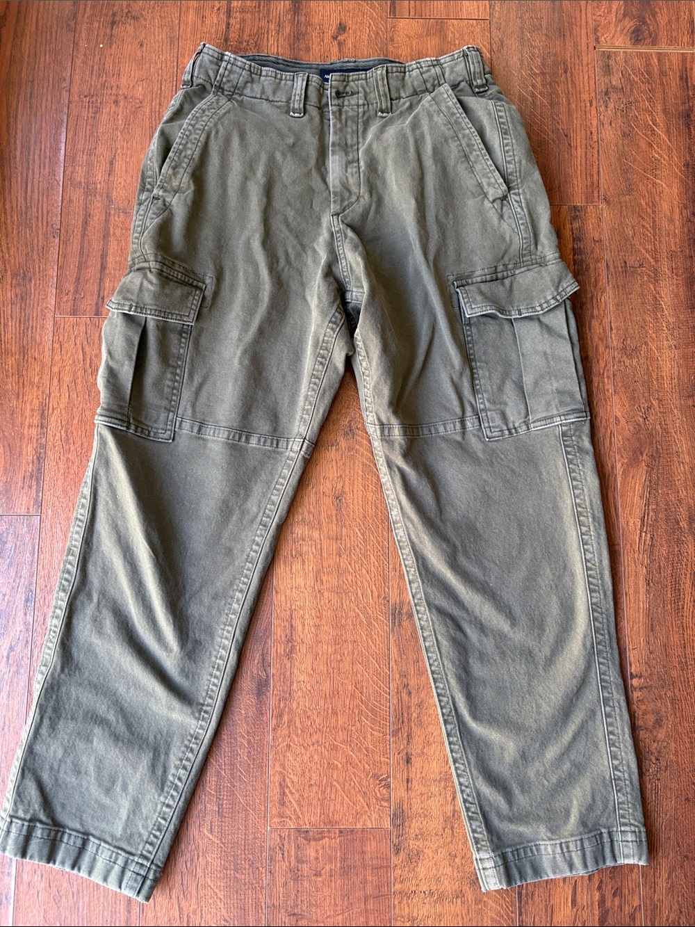 Abercrombie Men's Green Cargo Pants - Durable Utility Style